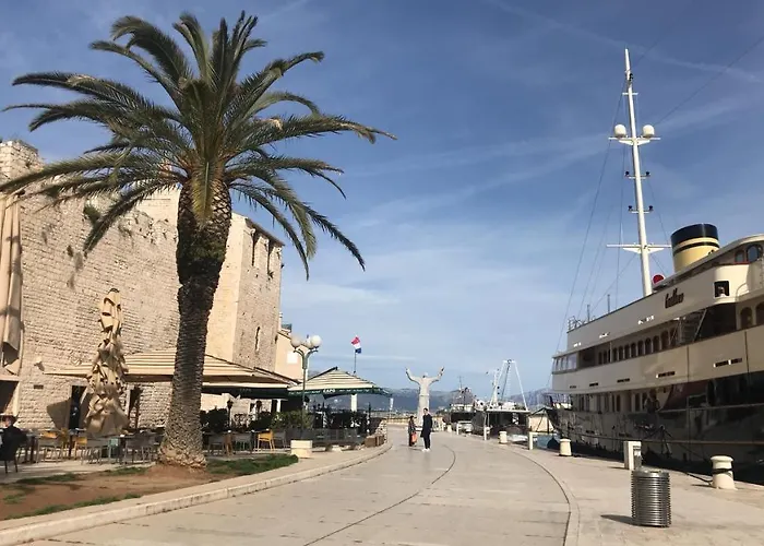 Macola * Trogir
