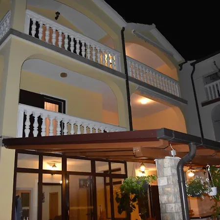 Macola Apartment *