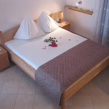 Macola Apartment