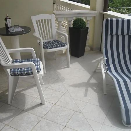 Apartment Macola *