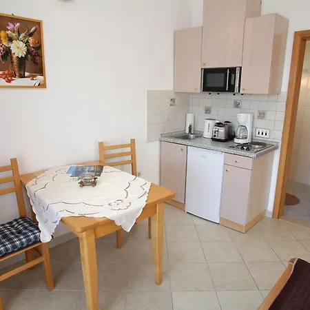Macola Apartment