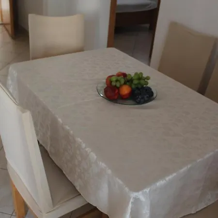 Lägenhet Macola