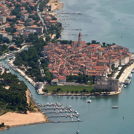 Macola * Trogir